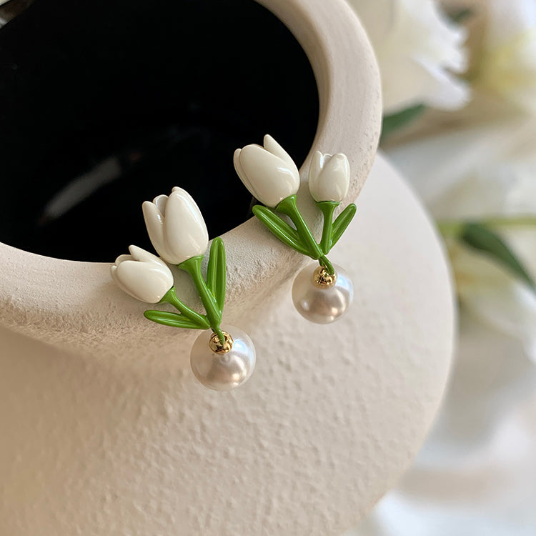White Tulip Silver Stud Earring-DOLLIEFAE