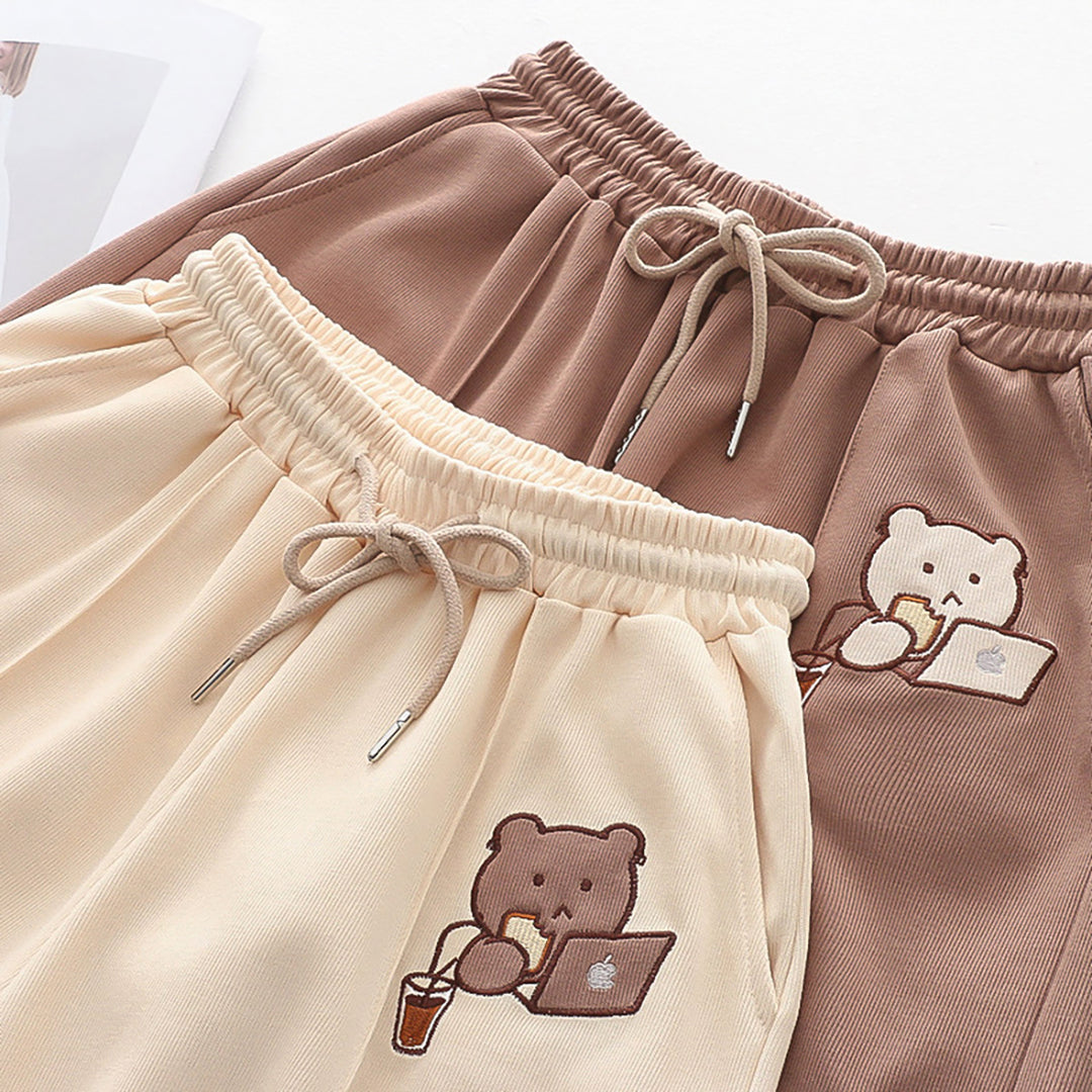 Cartoon Bear Embroidery Pocket Shorts