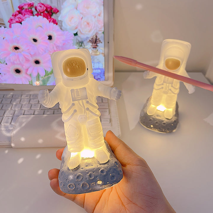 Astronaut Night Lamp