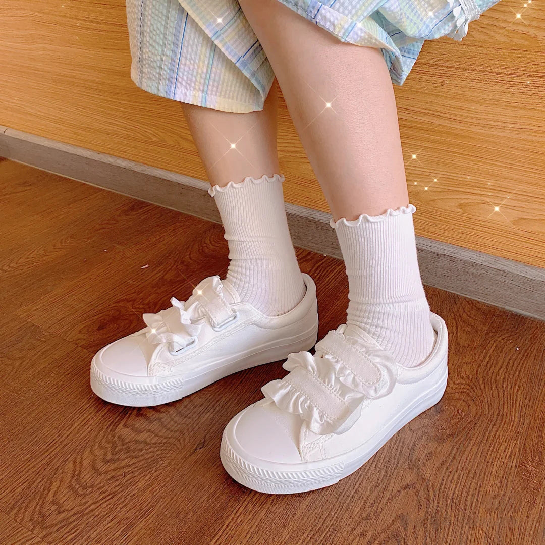 Basic Canvas White Sneaker
