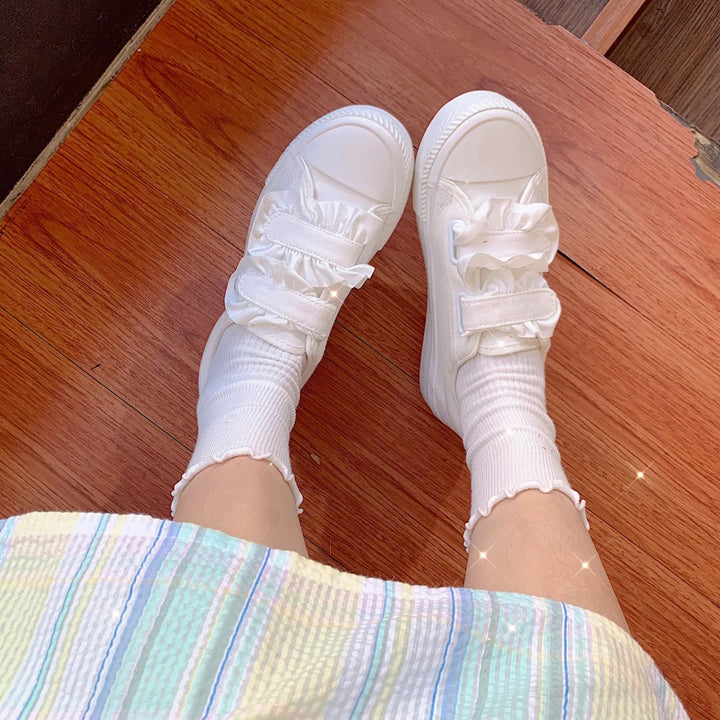 Basic Canvas White Sneaker